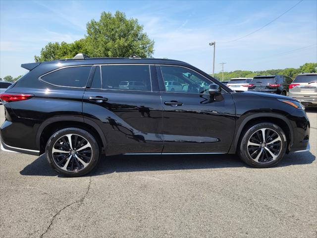 2021 toyota highlander xse