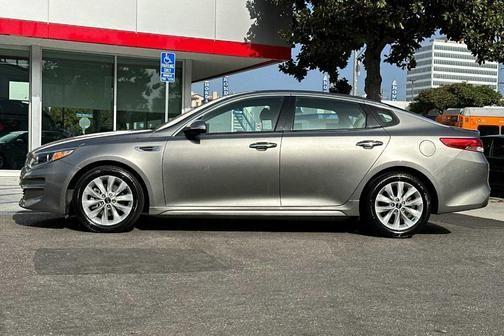 2017 kia optima