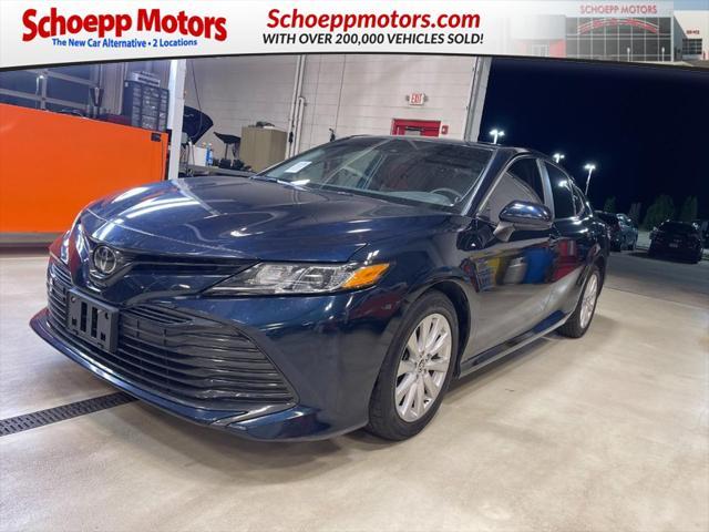 2020 toyota camry le