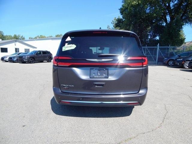 2023 chrysler pacifica touring-l