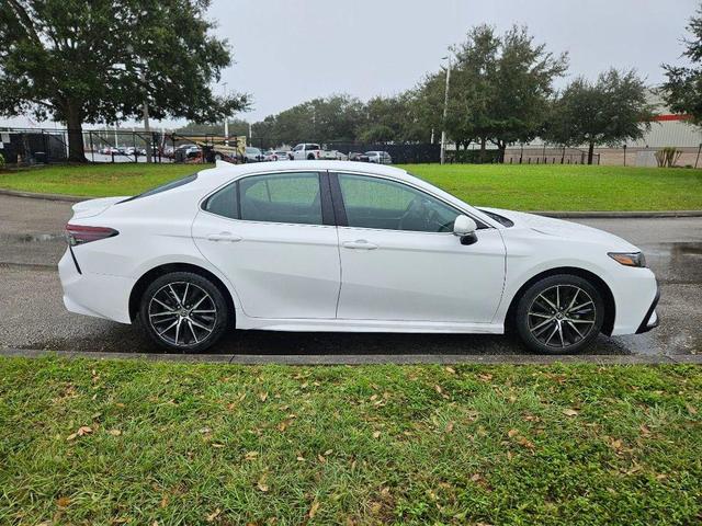 2024 toyota camry se