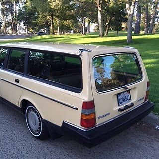 1986 volvo dl wagon