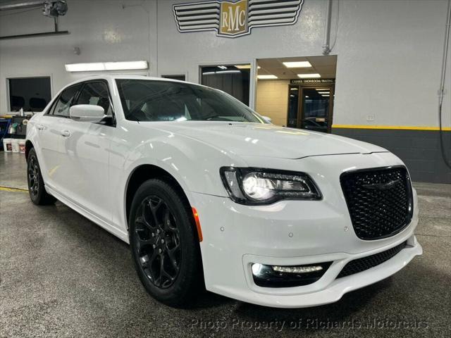 2022 chrysler 300 touring
