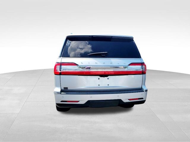 2019 lincoln navigator select