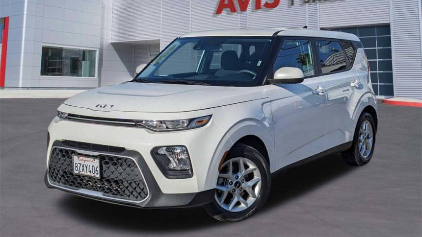 2022 kia soul lx