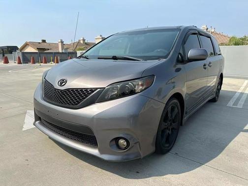 2012 toyota sienna