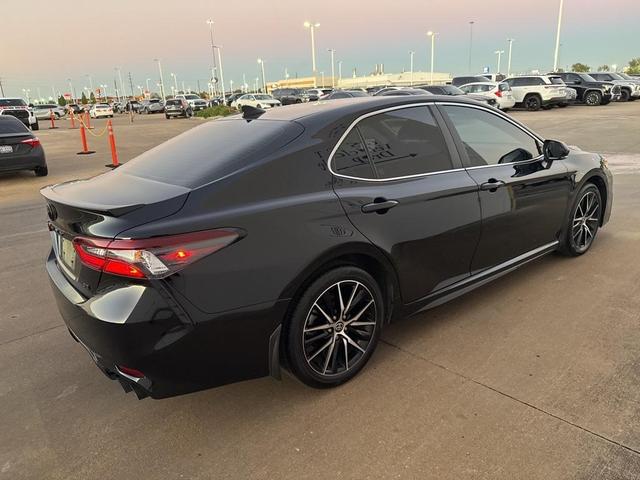 2024 toyota camry se