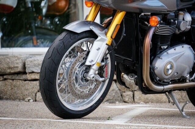 2018 triumph thruxton 1200 r