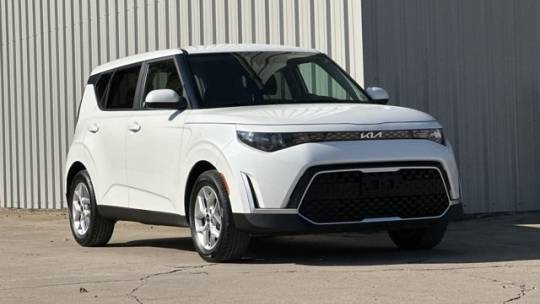 2023 kia soul lx