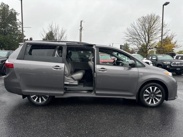 2019 toyota sienna xle