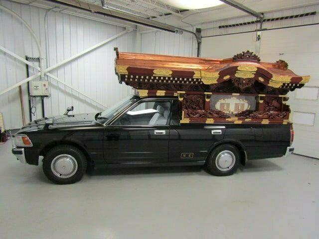 1990 toyota crown hearse