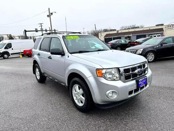 2010 ford escape xlt sport utility 4d in cleveland, ohio