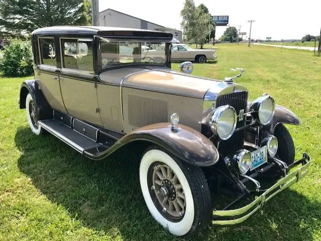 1929 cadillac, restored 5 passanger town sedan, original interior