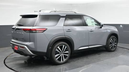 2024 Nissan Pathfinder platinum