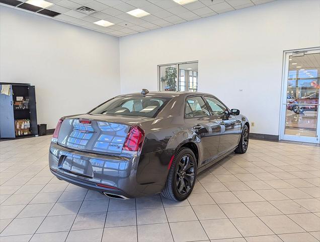 2023 chrysler 300 s