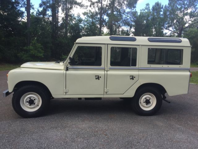 1983 land rover defender 109 santana