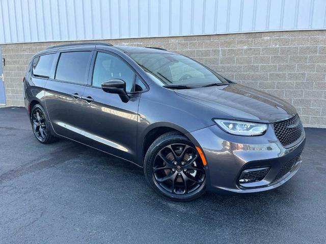 2023 chrysler pacifica touring-l