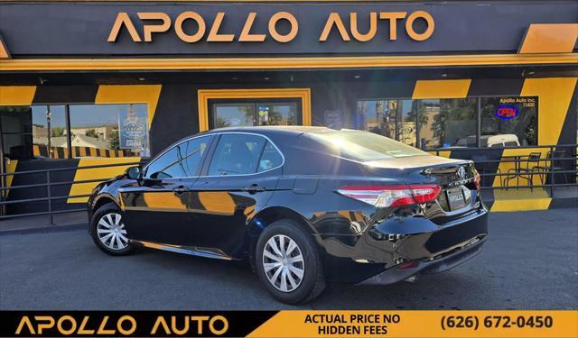 2019 toyota camry hybrid se