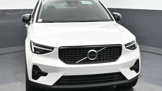 2025 Volvo XC40