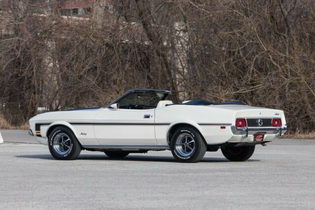 1972 ford mustang convertible 302 v8 power steering and brakes fresh paint