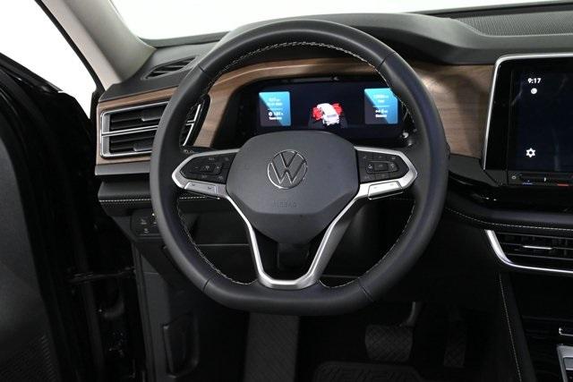 2024 volkswagen atlas 2.0t se w/ technology