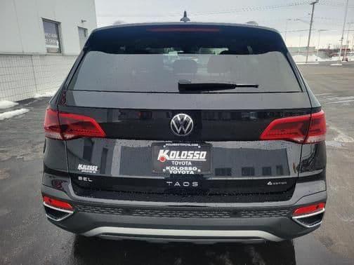 2022 volkswagen taos 1.5t sel in appleton, wisconsin