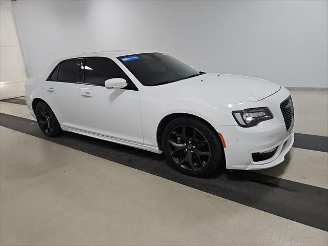 2022 chrysler 300 touring