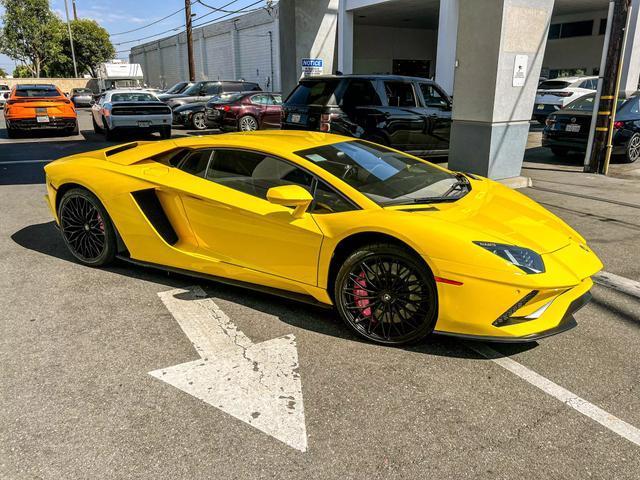 2018 lamborghini aventador s base