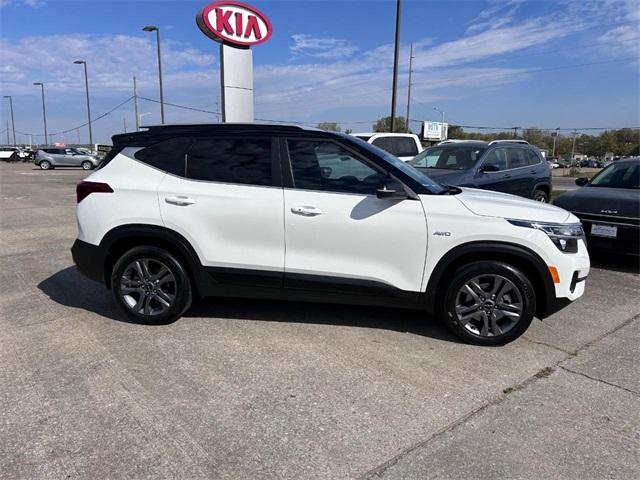 2023 kia seltos s