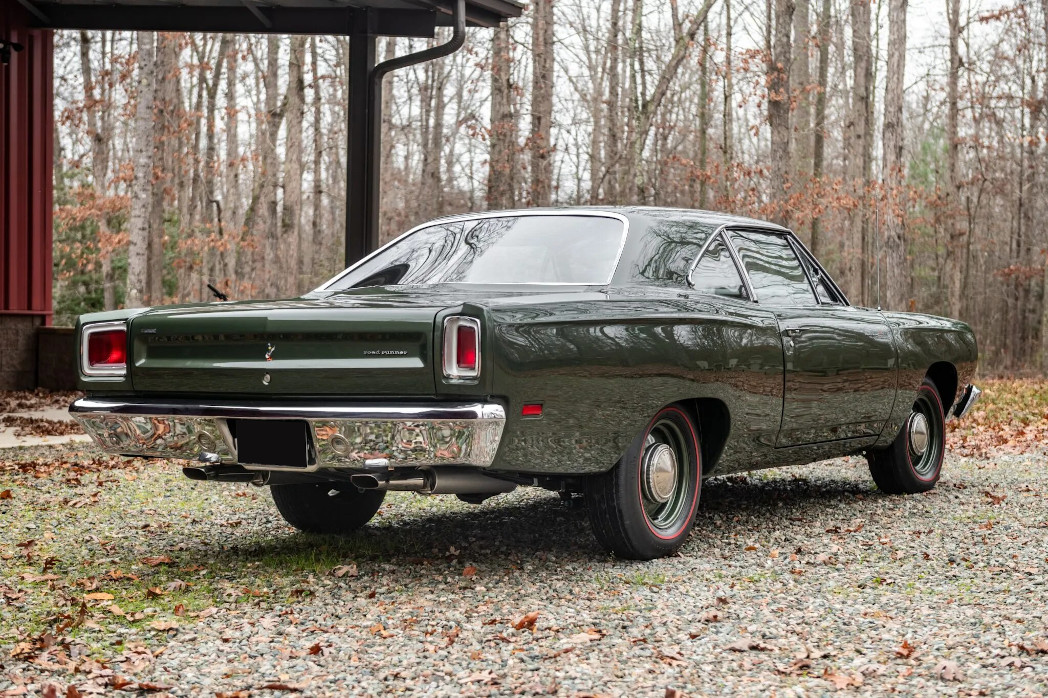 plymouth road runner