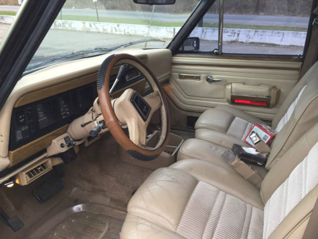 classic 1989 jeep grand wagoneer 4wd, spl suspension, drivin g lights, hitch