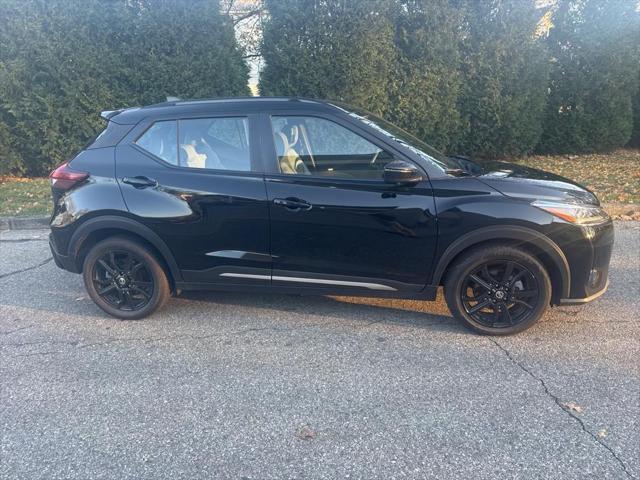2021 nissan kicks sr