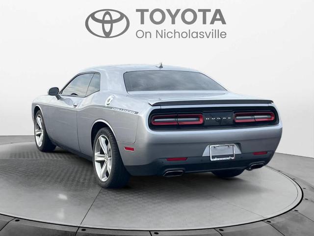 2015 dodge challenger sxt