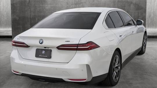 2025 BMW i5