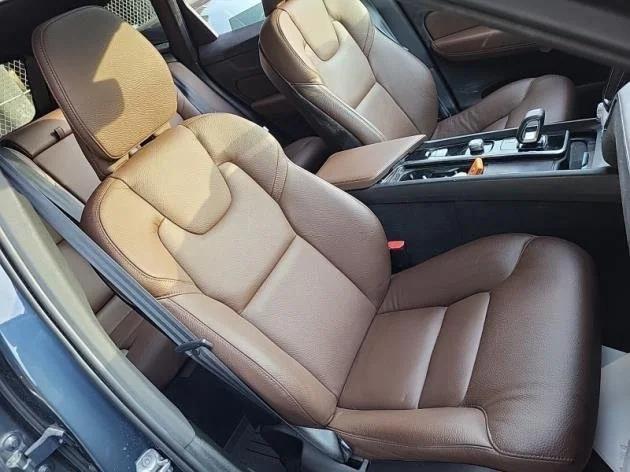 2022 volvo xc60 b5 momentum