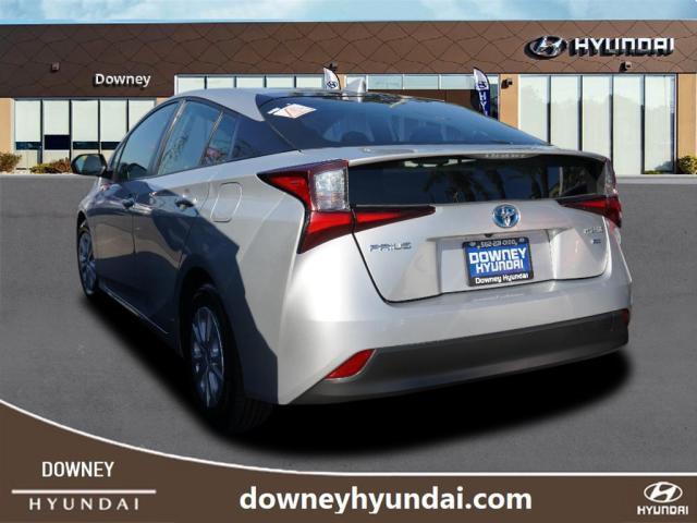 2021 toyota prius l
