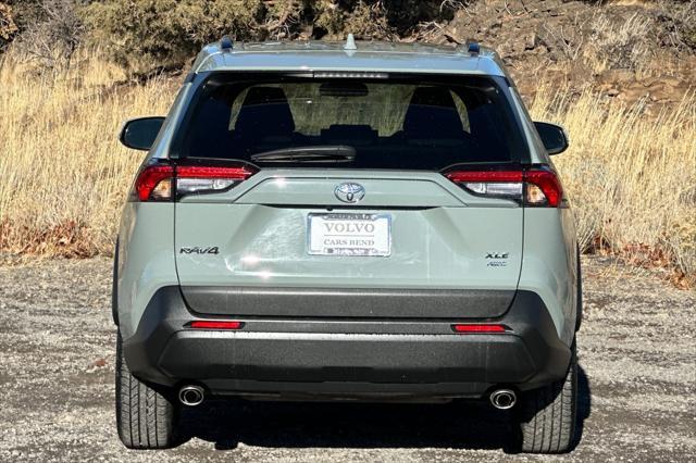 2022 toyota rav4 xle