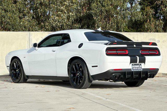 2022 dodge challenger gt