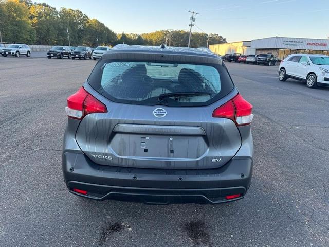 2020 nissan kicks sv