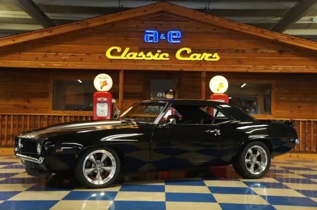 1969 chevrolet camaro - black / grey