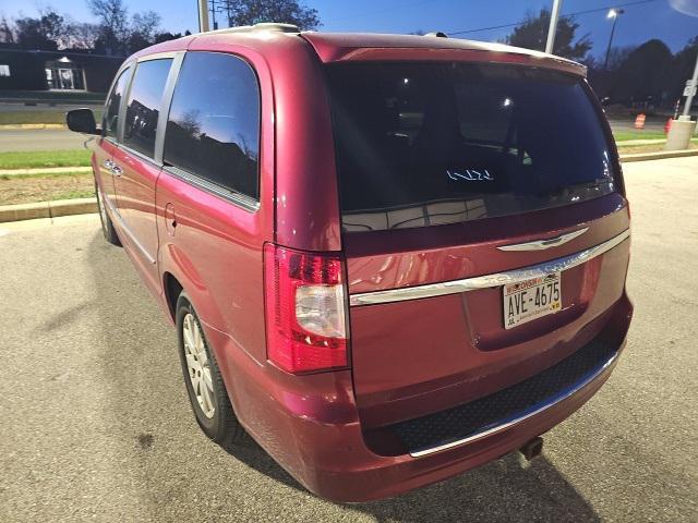 2016 chrysler town & country touring