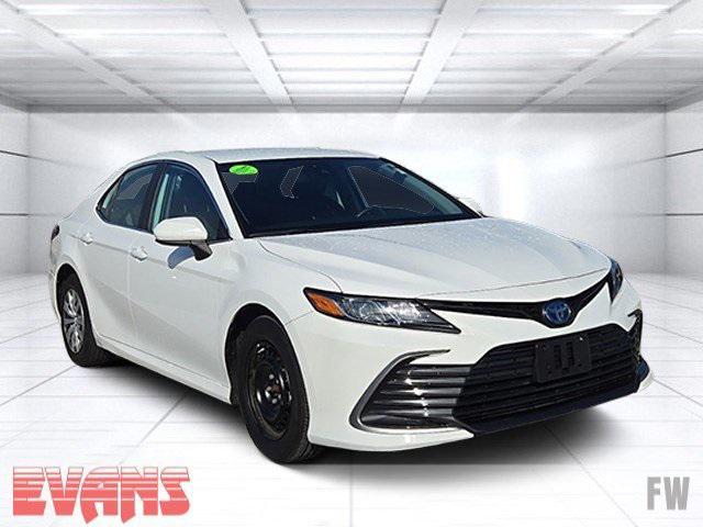 2022 toyota camry le