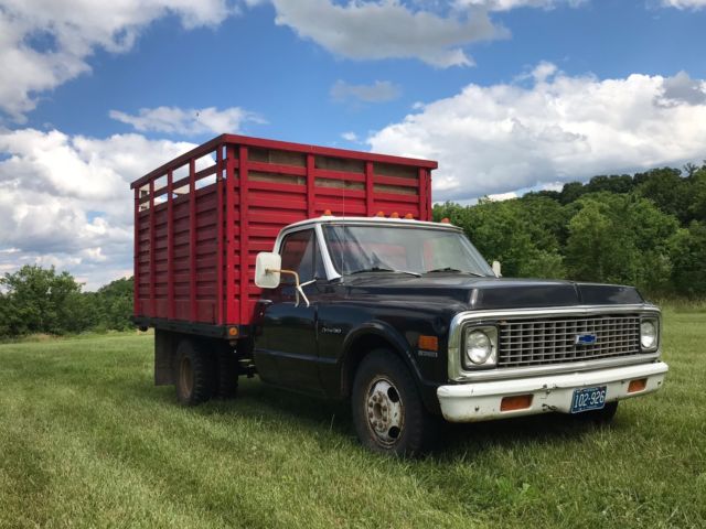 1972 chevrolet c-30 one ton truck factory duals 350cid 4 speed manual