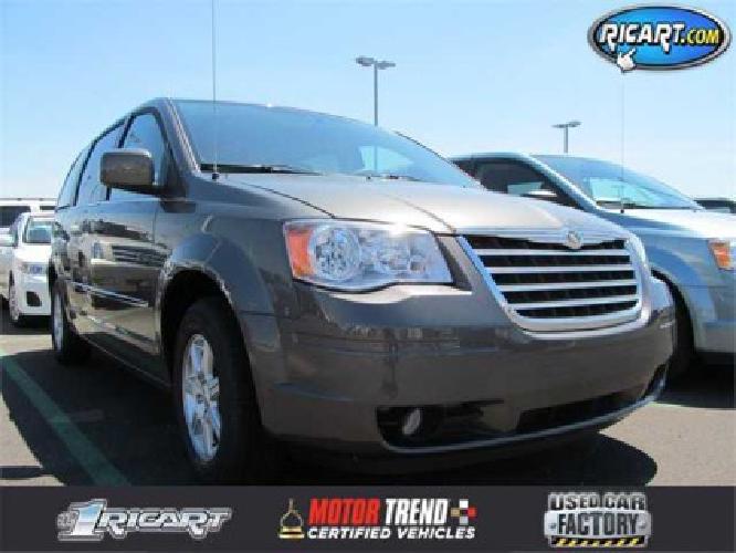 2010 chrysler town & country touring in columbus, oh