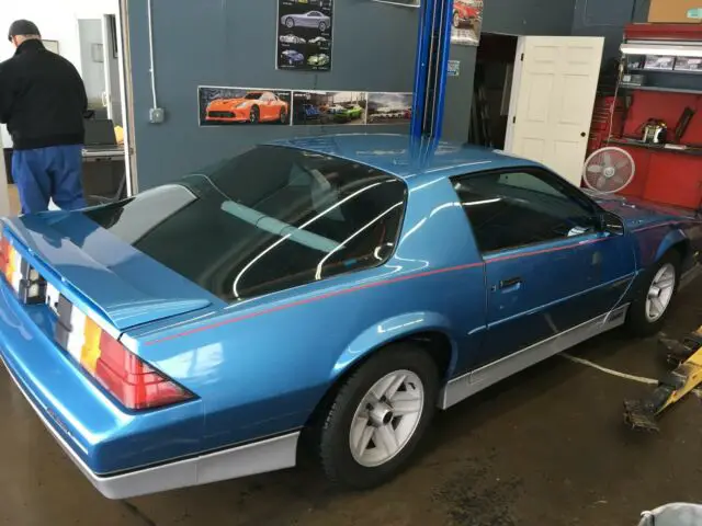 1988 chevy camaro low low miles!