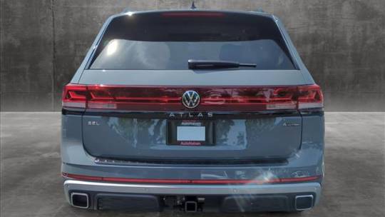 2024 Volkswagen Atlas adventure package