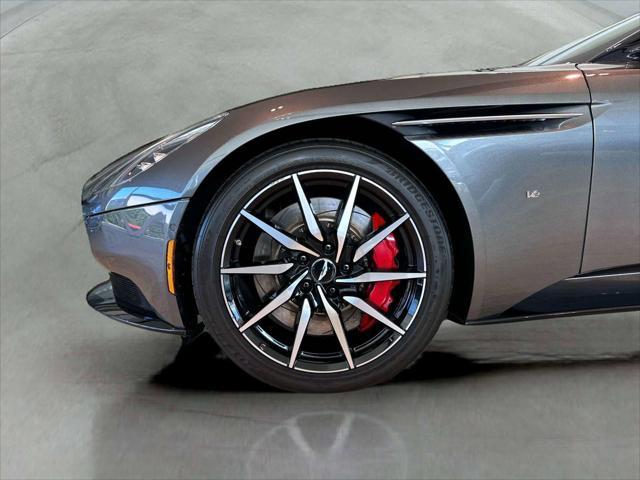 2017 aston martin db11