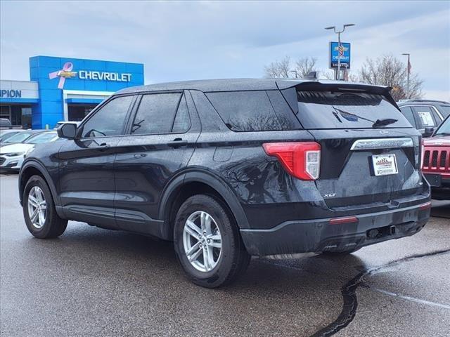 2023 ford explorer base