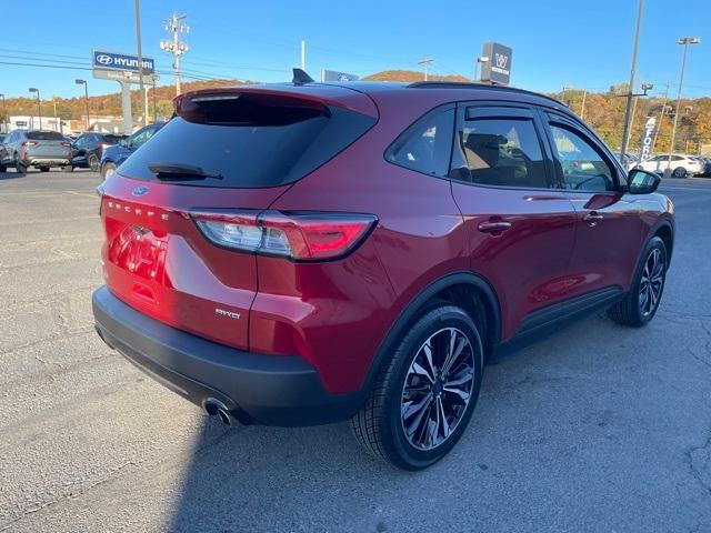 2022 ford escape se