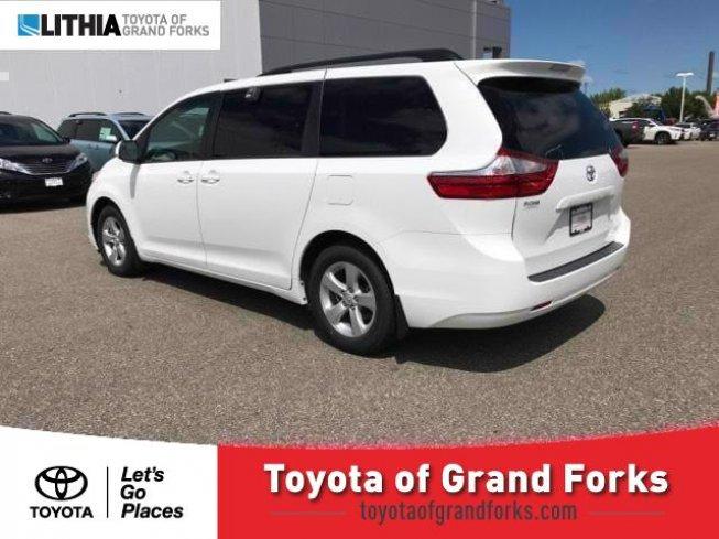 2017 toyota sienna le for sale in grand forks, north dakota